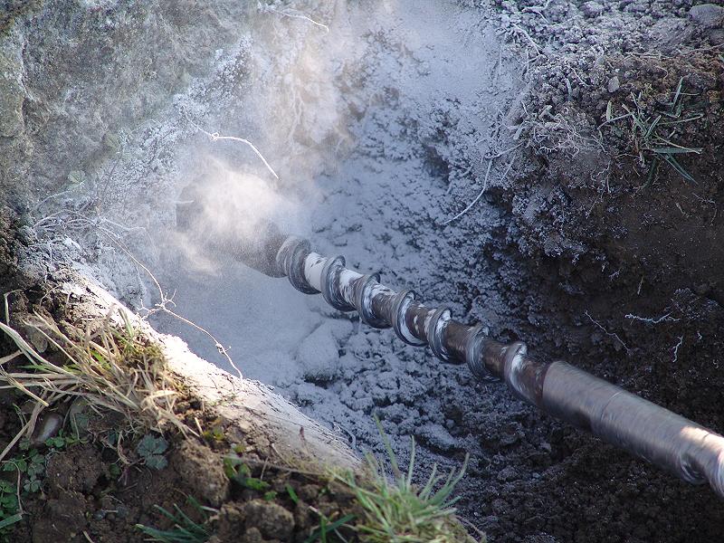 ...pour percer la bordure de granit !
