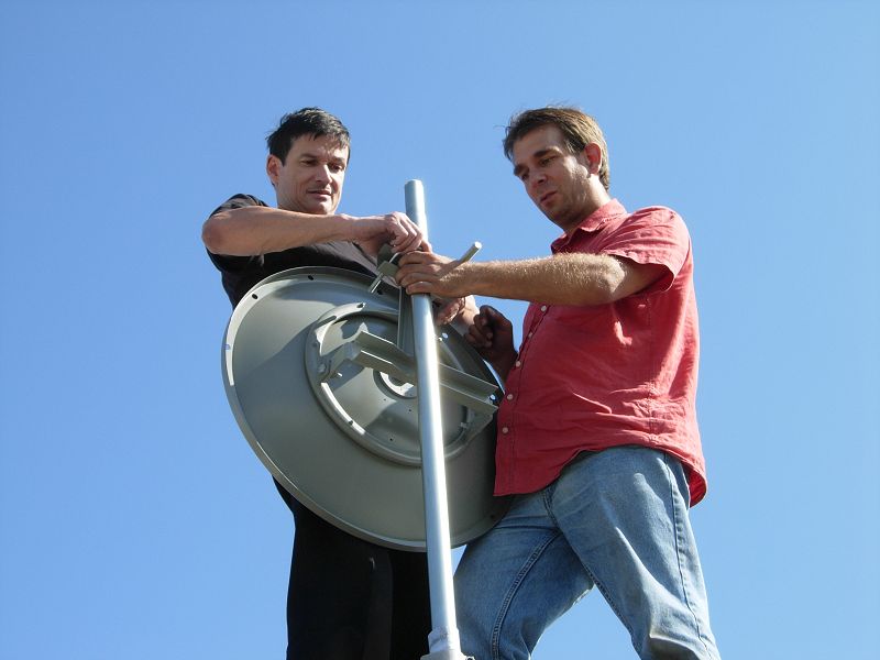 Onex 29.07.2011
HB9BZA et HB9DVA installent...
